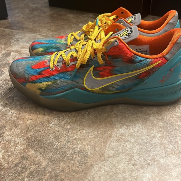 Kobe 8s Venice Beach size 10.5; Like New, with Box - Picture 3 of 8